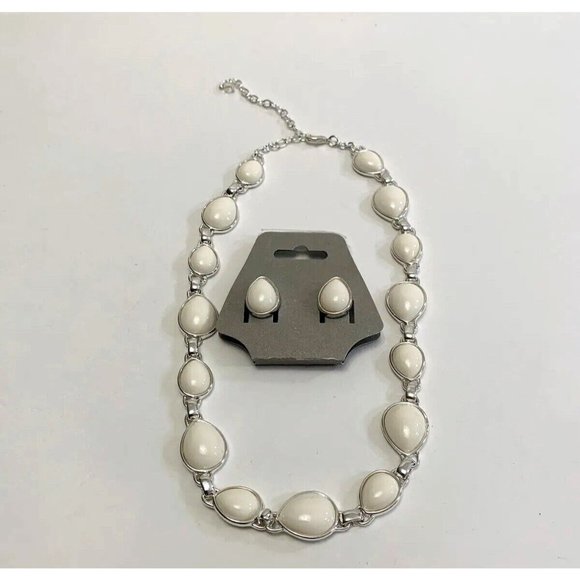 Napier Necklace Pierced Earrings Silvertone Creamy White Teardrop Lobster Clasp - Picture 1 of 5